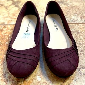 NWOT American Eagle Burgundy Flats